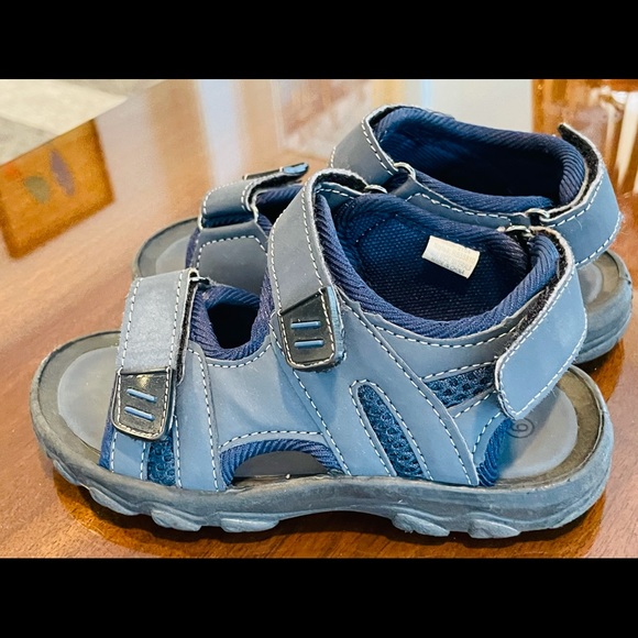Little boys Sandals, Navy shoes with velcro, Size 9 little boy sandals 🌀🎈🌀 - Picture 5 of 14